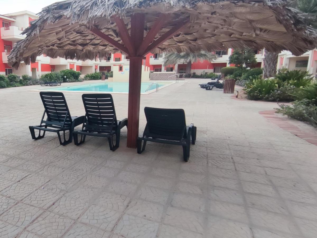Sal Service Red Moradias Residence With Pool ซังตามาเรีย ภายนอก รูปภาพ