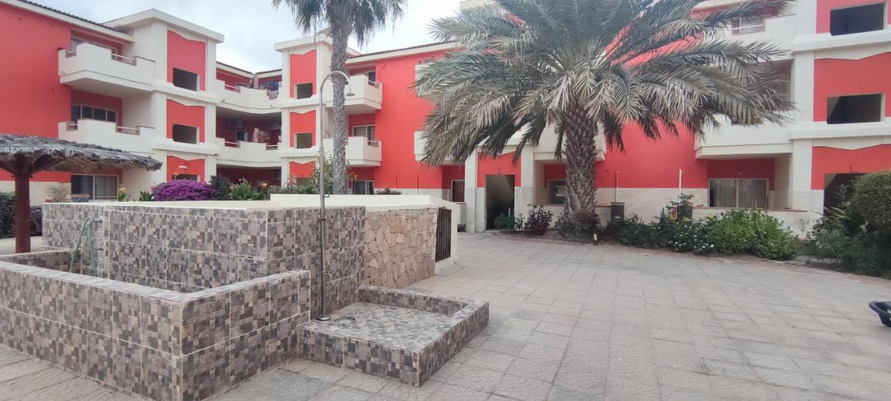 Sal Service Red Moradias Residence With Pool ซังตามาเรีย ภายนอก รูปภาพ
